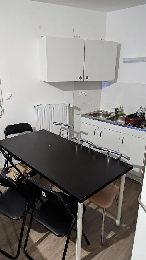 Chambre Dans Appartement Pres Du Roazhon Park Rennes 0*,  France